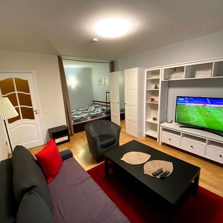 Your Home - Central Studio Apartment, Balcony, Parking & Self Check-In Vilnius Bagian luar foto