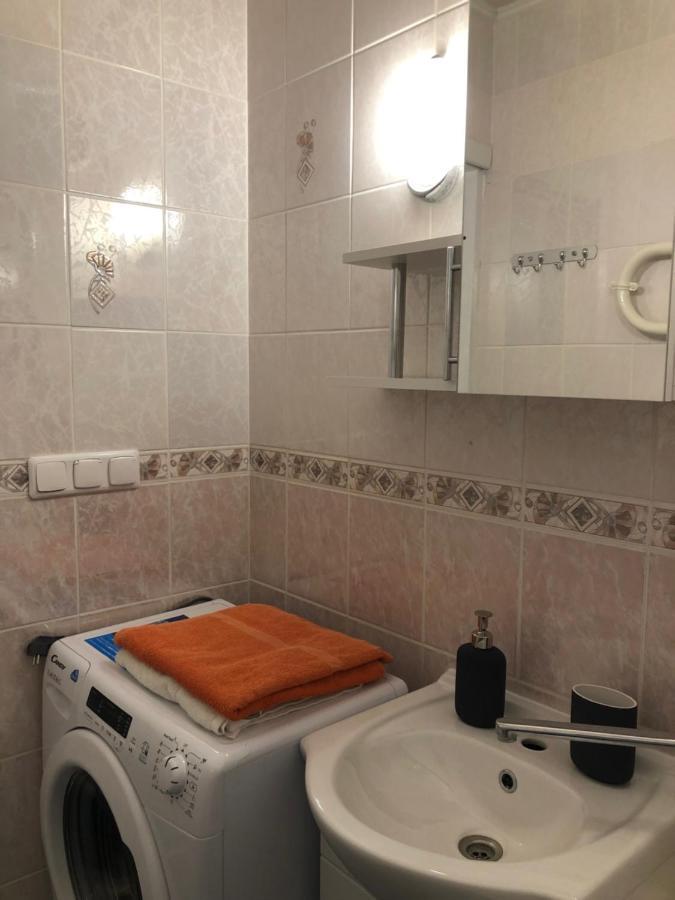 Your Home - Central Studio Apartment, Balcony, Parking & Self Check-In Vilnius Bagian luar foto