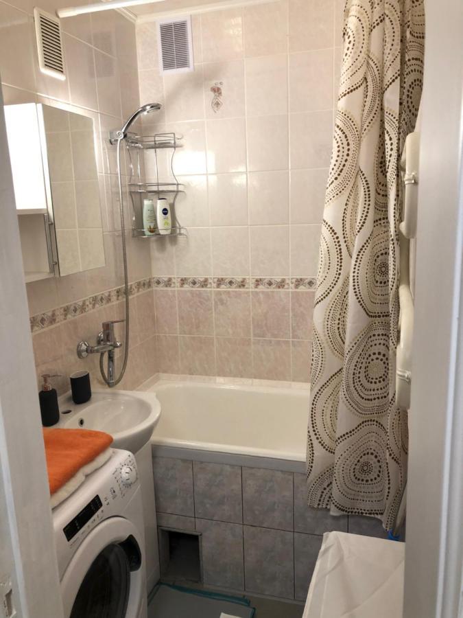 Your Home - Central Studio Apartment, Balcony, Parking & Self Check-In Vilnius Bagian luar foto